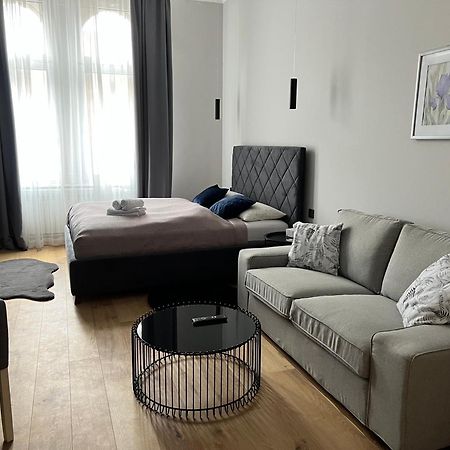 Room 44 奥西耶克 外观 照片