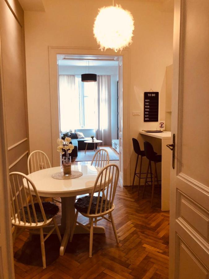 Room 44 奥西耶克 外观 照片