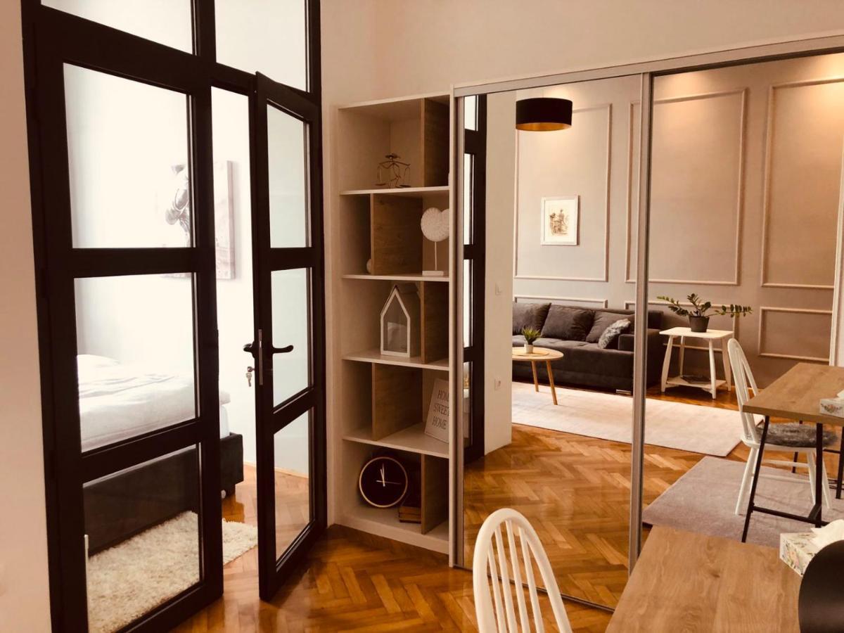 Room 44 奥西耶克 外观 照片
